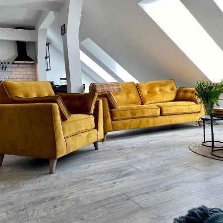 Apartament Hrabala イェレニャ・グーラ エクステリア 写真