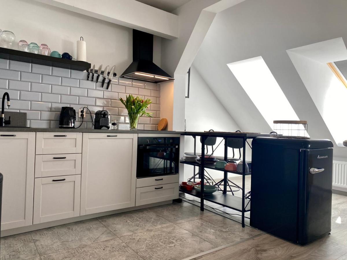 Apartament Hrabala イェレニャ・グーラ エクステリア 写真