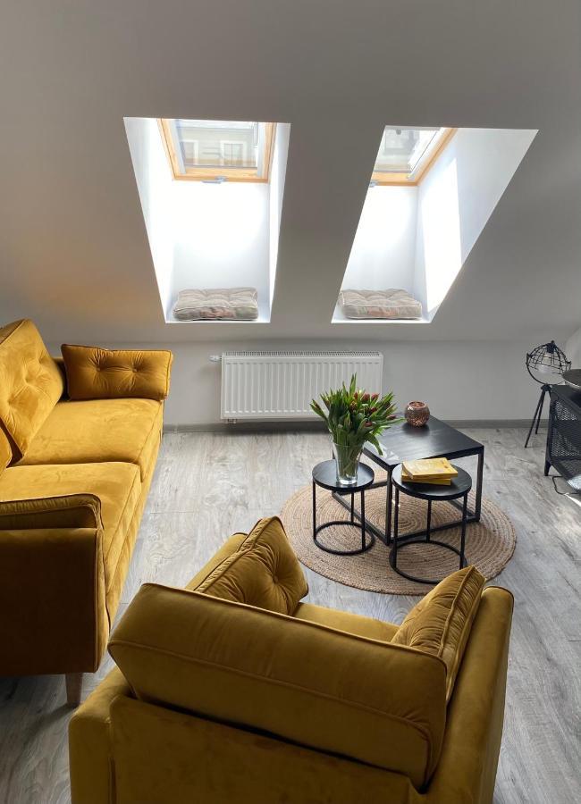 Apartament Hrabala イェレニャ・グーラ エクステリア 写真