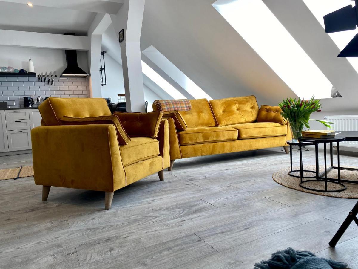 Apartament Hrabala イェレニャ・グーラ エクステリア 写真